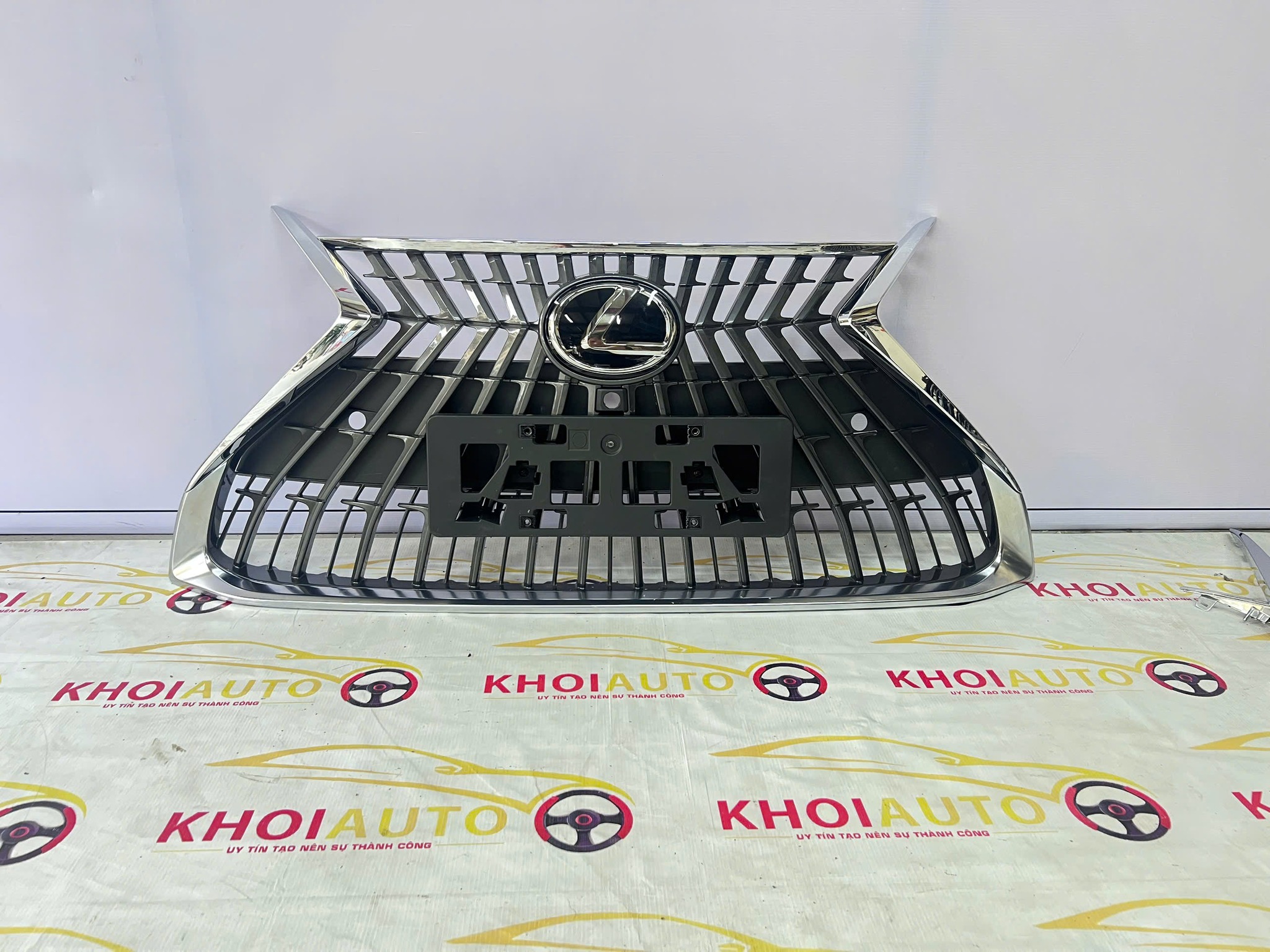 53111-33670 Galang(Ca lăng)LEXUS ES350 2023-2025 5311133670 Bãi Tháo Xe (1).jpg