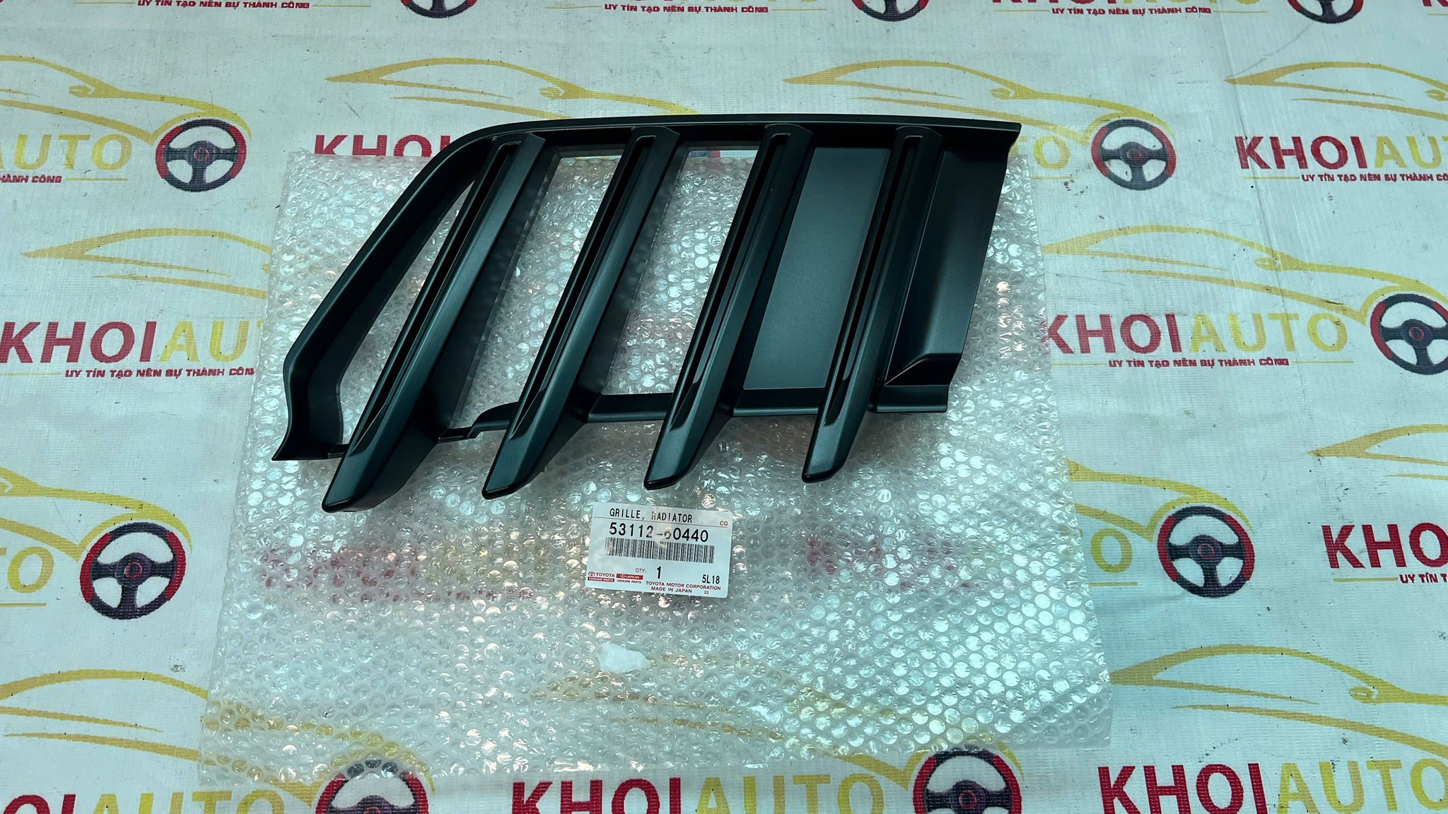 53112-60440 Lưới Tản Nhiệt LAND CRUISER LC300 2021-2025 Phải(RH)5311260440 (1).jpg