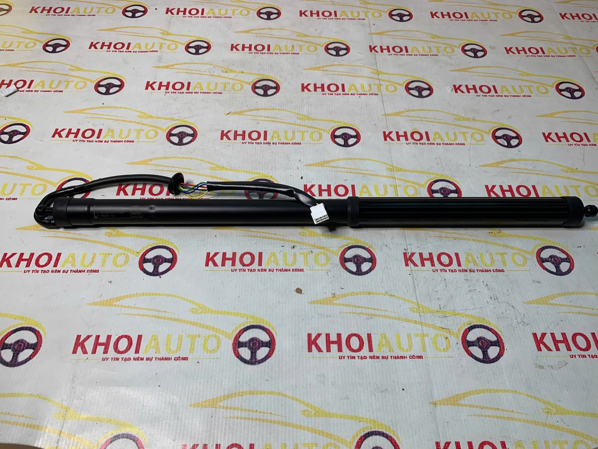 68920-08010 Ty Cốp Sau TOYOTA SIENNA 2020-2022 Trái (LH) Ty Điện OEM 6892008010 (1).jpg 68920-08010 Ty Cốp Sau TOYOTA SIENNA 2020-2022 Trái (LH) Ty Điện OEM 6892008010 (1).jpg