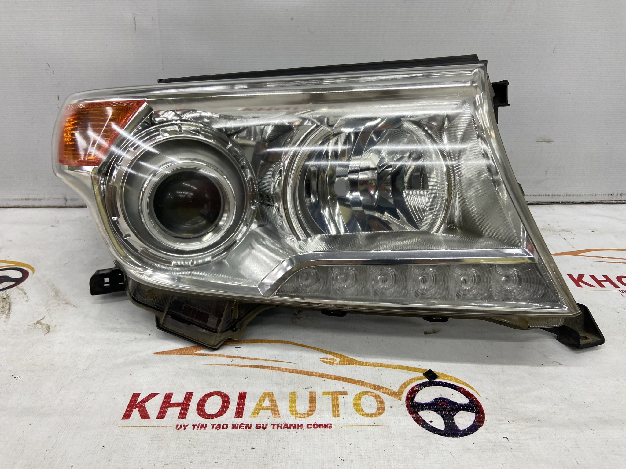 81145-60F50 Đèn Pha TOYOTA Land Cruiser 2013-2015 Vế Phải(RH)Bãi Tháo Xe 8114560F50 (1).jpg