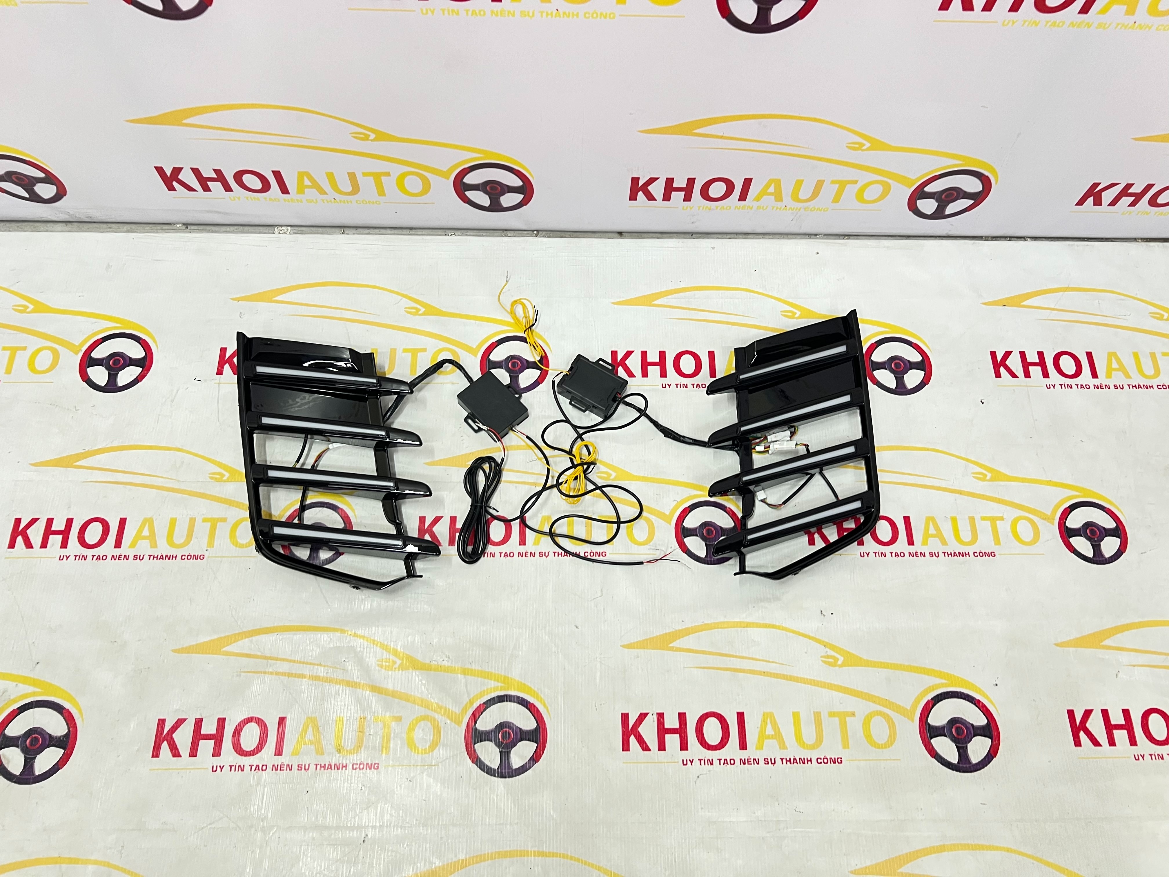 Hướng Gió LED Chạy TOYOTA Land Cruiser LC300 2022-2025 OEM (2).jpg