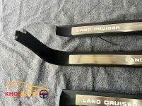 Ốp Bậc Cửa Chống Trầy Có Đèn Cho Toyota Land Cruiser LC200 (2016-2020)  Hàng Cao Cấp (2).jpg