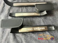Ốp Bậc Cửa Chống Trầy Có Đèn Cho Toyota Land Cruiser LC200 (2016-2020)  Hàng Cao Cấp (9).jpg